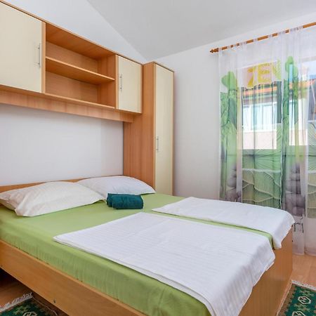 Beautiful Apartment In Krk With Kitchen Krk Town Zewnętrze zdjęcie
