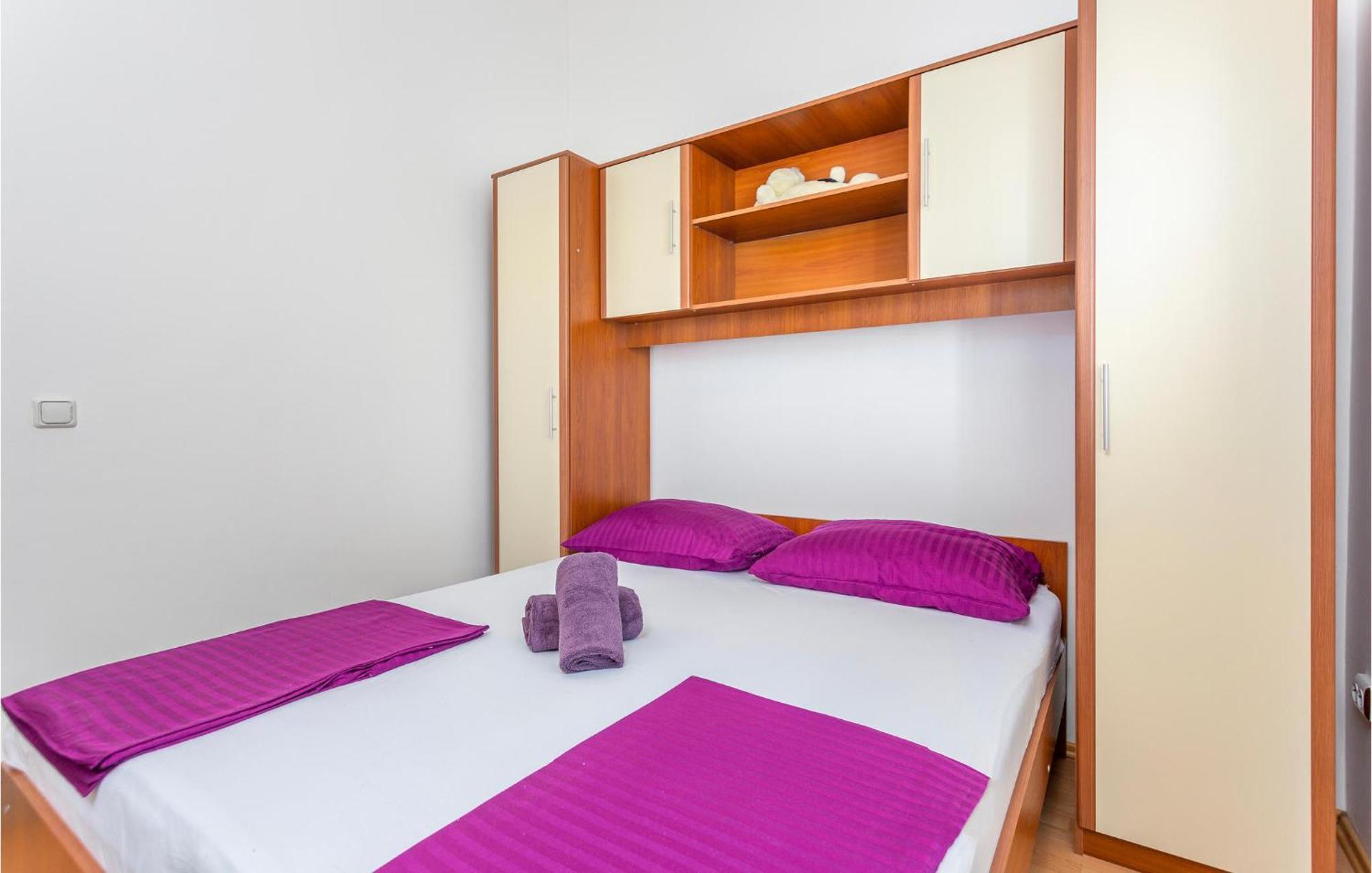Beautiful Apartment In Krk With Kitchen Krk Town Zewnętrze zdjęcie